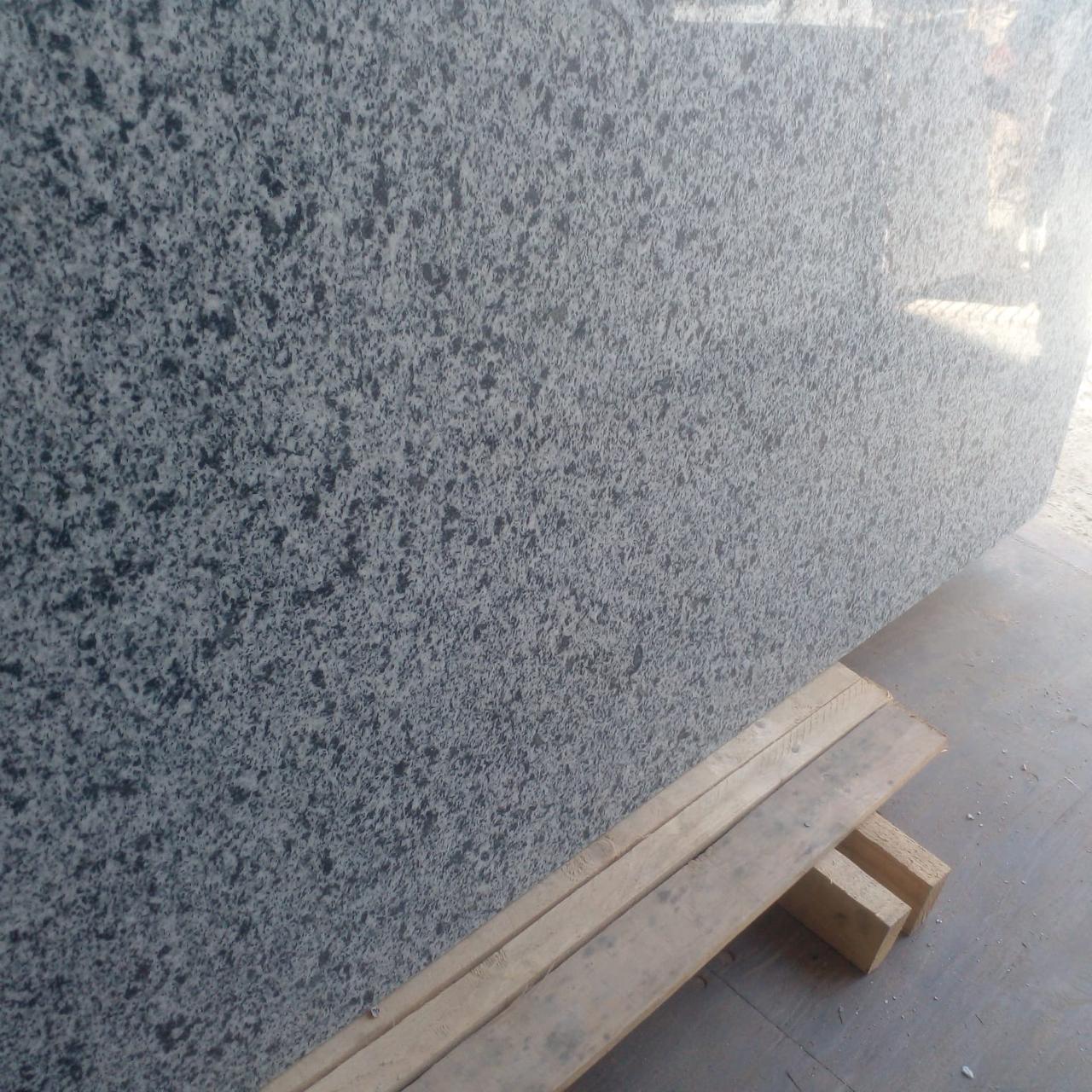 New Halayeb granite, view 2