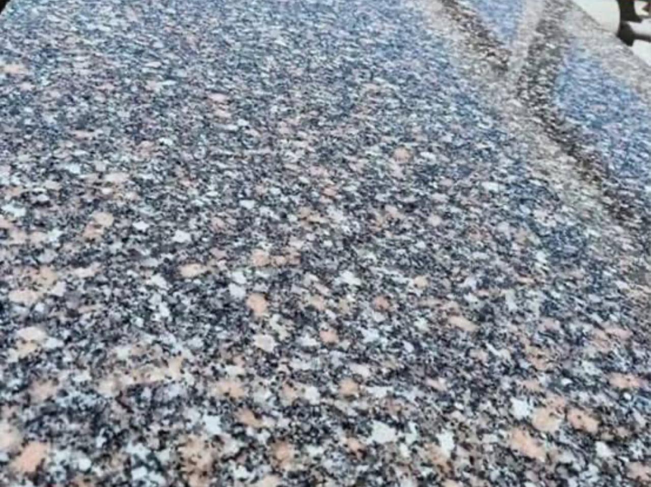 Gandola granite, view 2